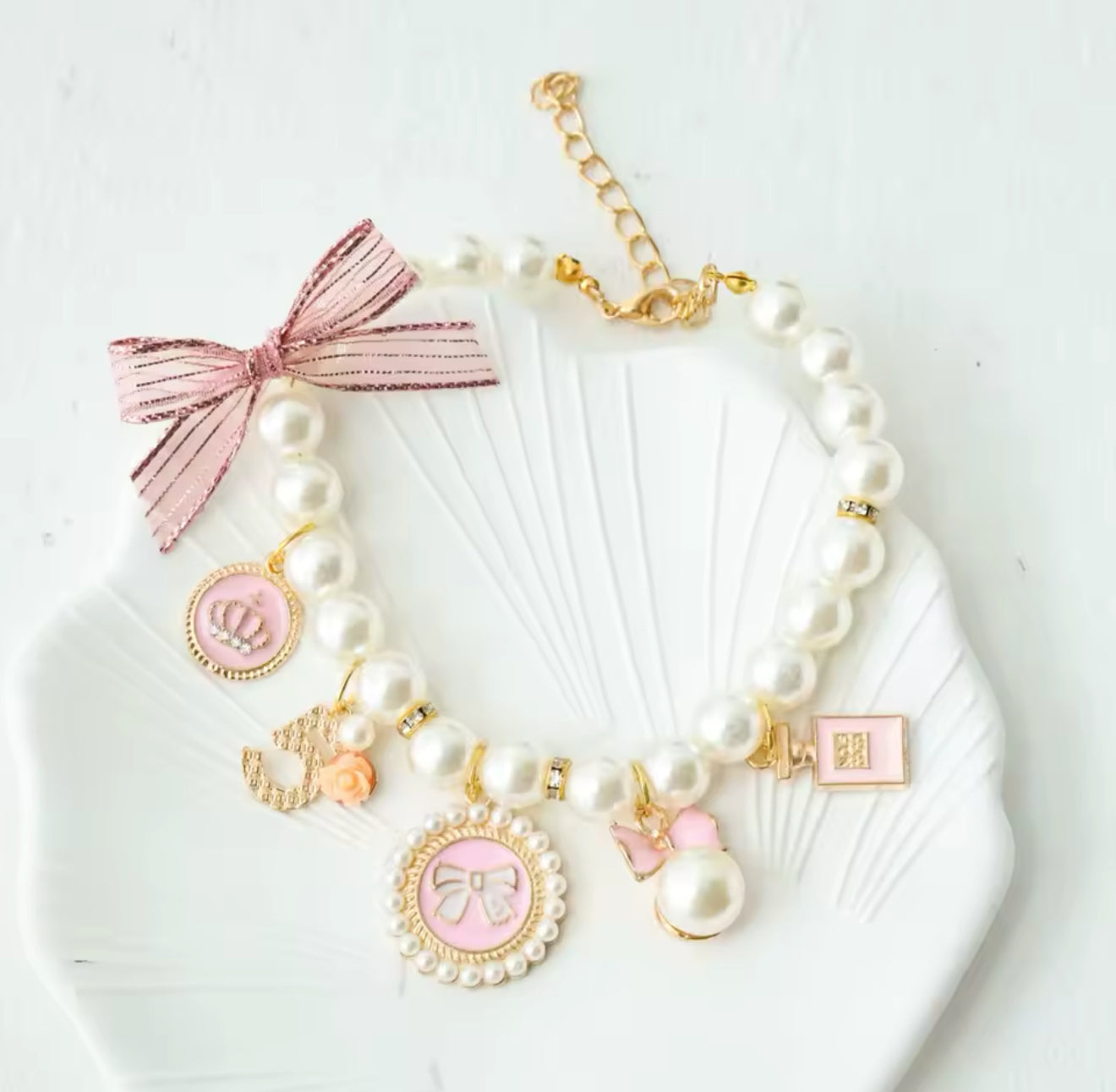 Dolce’s Elegant Pearl Charm Pet Necklace – Pink or Black
