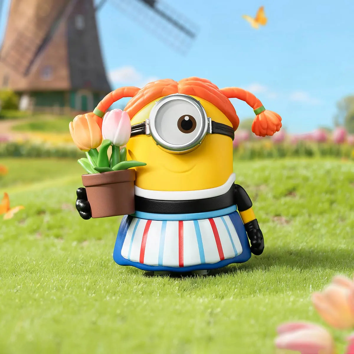 Pop Mart Minions Bello World Figurine Blind Box
