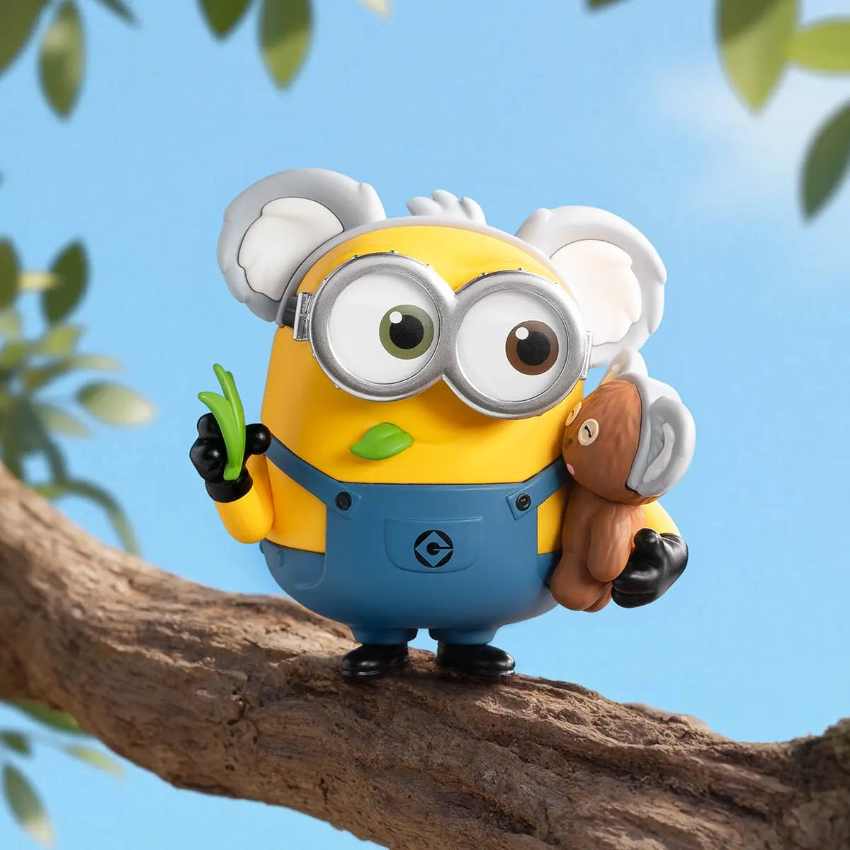 Pop Mart Minions Bello World Figurine Blind Box