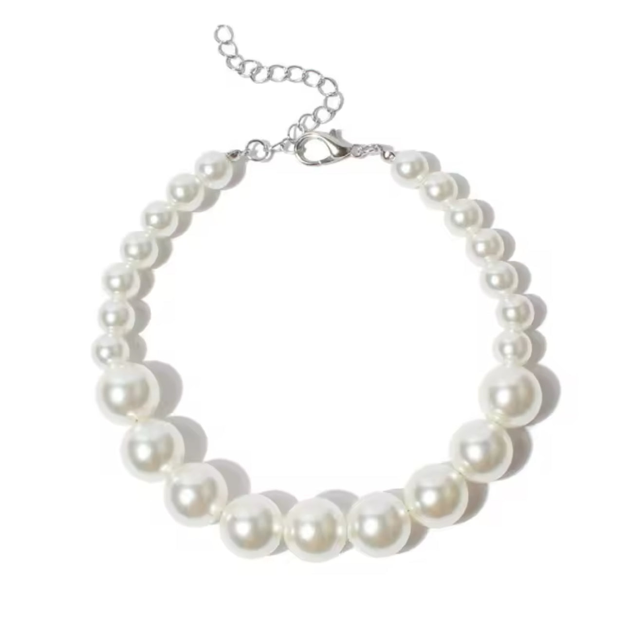 Louie’s Fabulous Pearl Necklace Collar